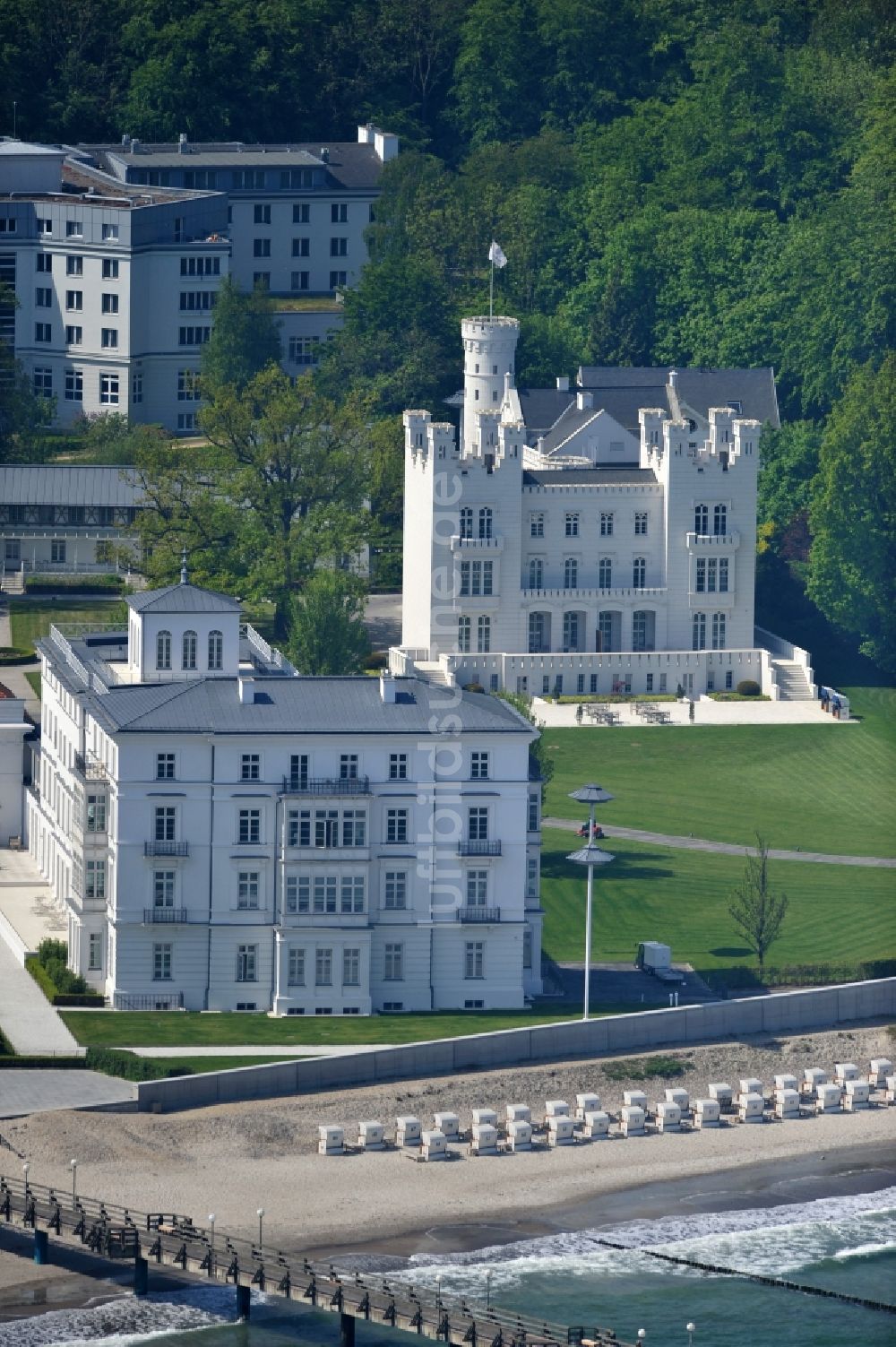 Luftbild Ostseebad Heiligendamm - Grand Hotel Heiligendamm mit der Burg Hohenzollern in Mecklenburg-Vorpommern