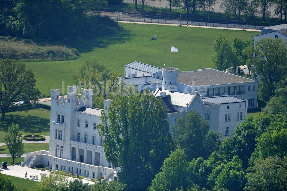 Ostseebad Heiligendamm von oben - Grand Hotel Heiligendamm mit der Burg Hohenzollern in Mecklenburg-Vorpommern