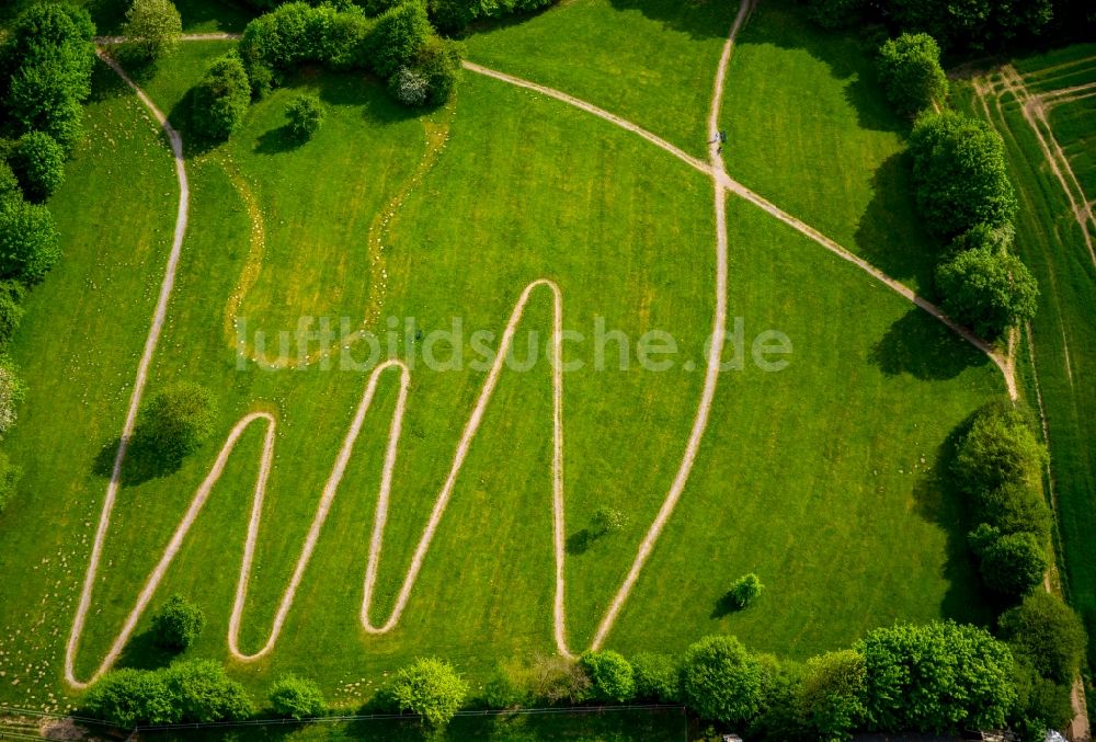 Luftbild Ennepetal - Grasflächen- Strukturen einer Feld- Landschaft in Ennepetal im Bundesland Nordrhein-Westfalen