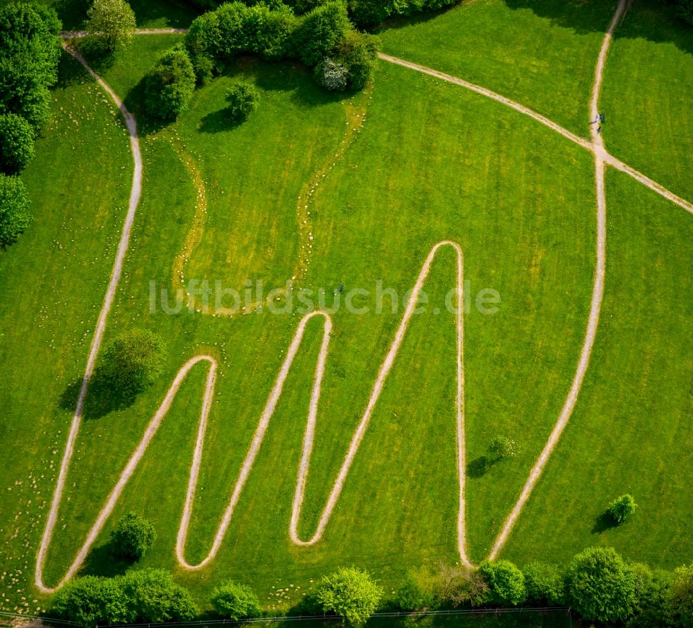 Luftaufnahme Ennepetal - Grasflächen- Strukturen einer Feld- Landschaft in Ennepetal im Bundesland Nordrhein-Westfalen