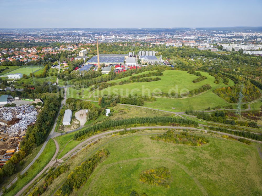 Luftaufnahme Dresden - Grasflächen- Strukturen einer Feld- Landschaft Kaitzer Höhe in Dresden im Bundesland Sachsen, Deutschland