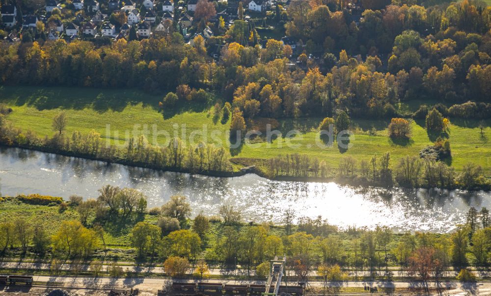 Luftbild Witten - Grasflächen- Strukturen einer Feld- Landschaft am Ufer des Ruhr - Flußverlaufes in Witten im Bundesland Nordrhein-Westfalen, Deutschland