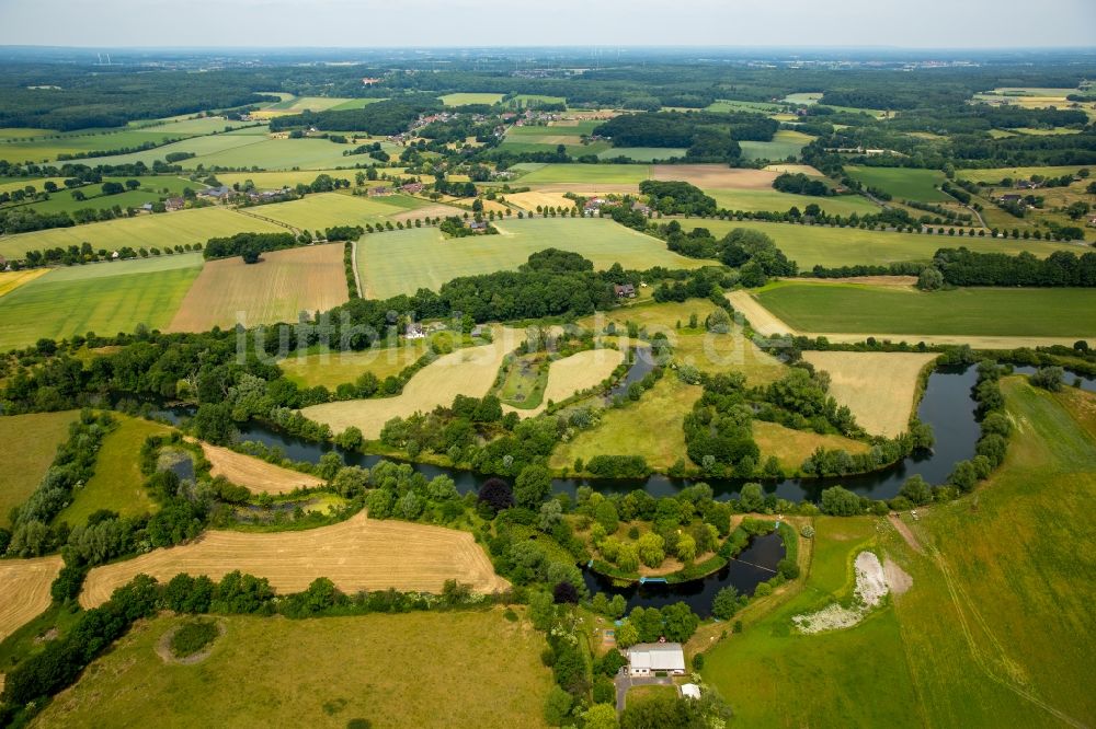 Luftaufnahme Werne - Grasflächen- Strukturen einer Feld- Landschaft in Werne im Bundesland Nordrhein-Westfalen