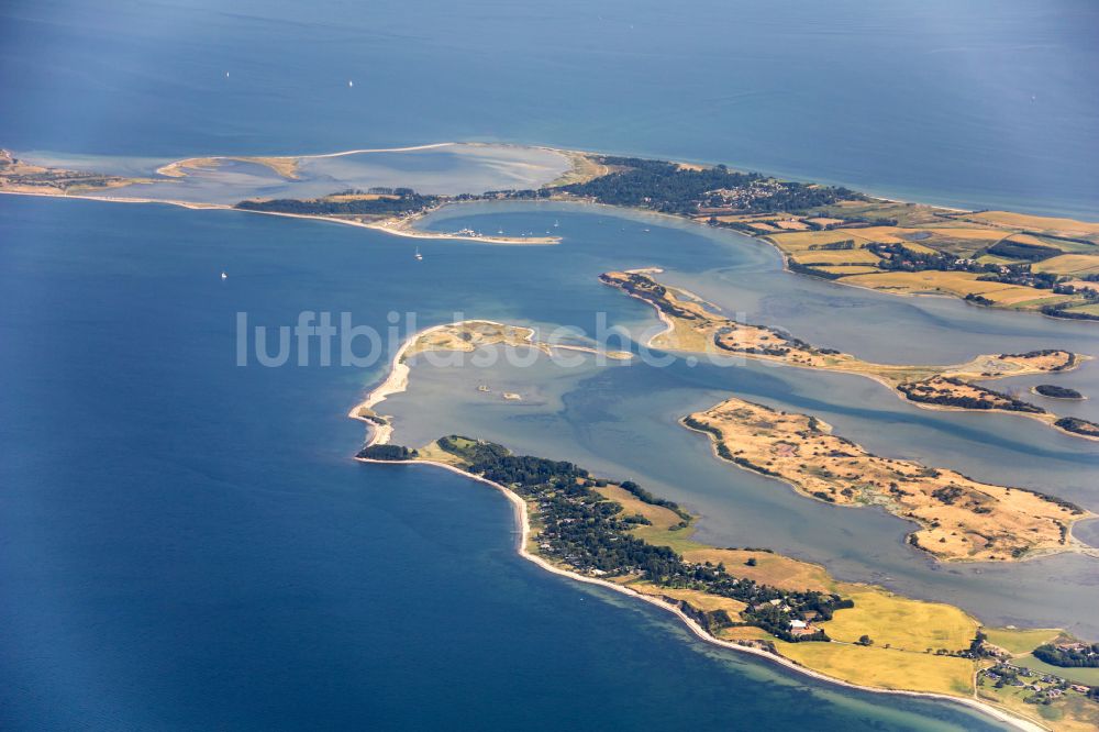 Luftaufnahme Martofte - Grasflächen- Strukturen einer Salzwiesen- Landschaft in Martofte in Region Syddanmark, Dänemark