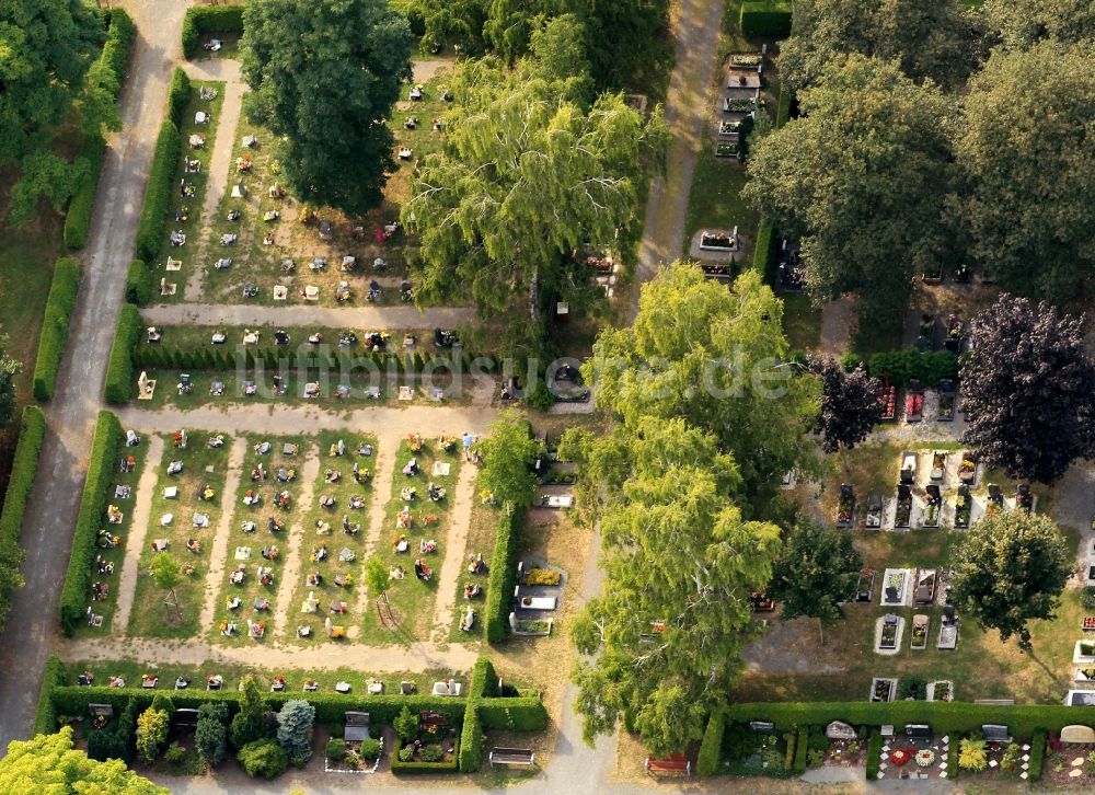 Luftaufnahme Mühlhausen - Gräber auf dem Friedhof in Mühlhausen in Thüringen