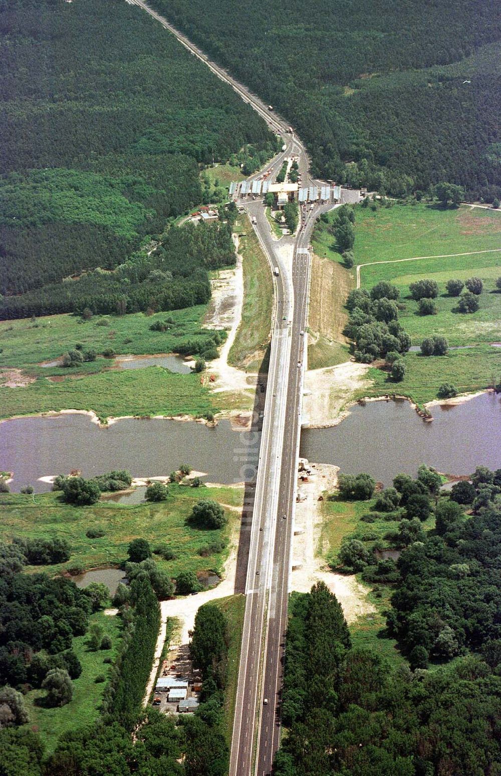 Frankfurt / Oder aus der Vogelperspektive: Grenzübergang (Autobahn) Frankfurt / Oder.