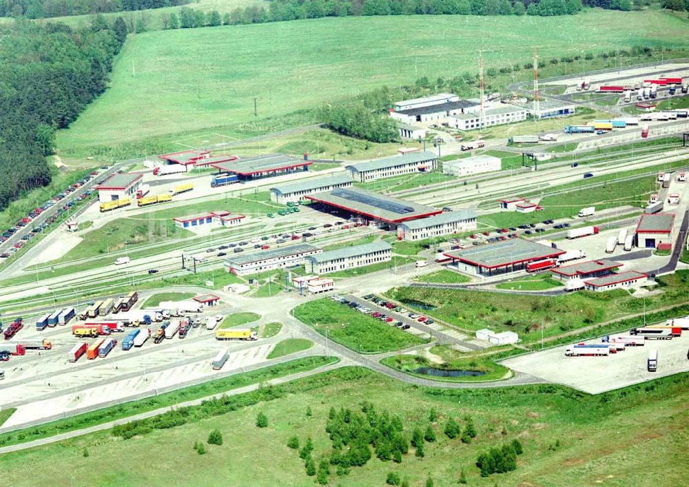 Pomellen / Brandenburg aus der Vogelperspektive: Grenzübergang Pomellen / Brandenburg 08.05.2001