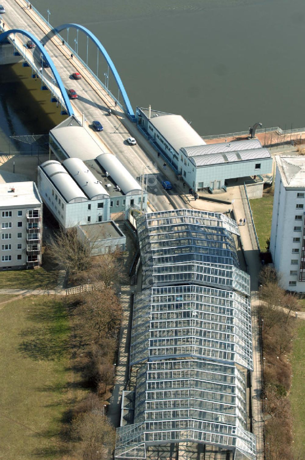 Frankfurt (Oder) aus der Vogelperspektive: Grenzübergang an der Stadtbrücke Frankfurt (Oder)