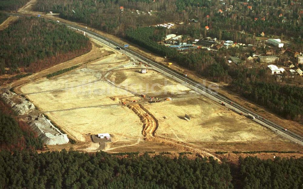 Brandenburg aus der Vogelperspektive: 02.1995Grenzübergangstelle drie Linden Berlun/Brandenburg