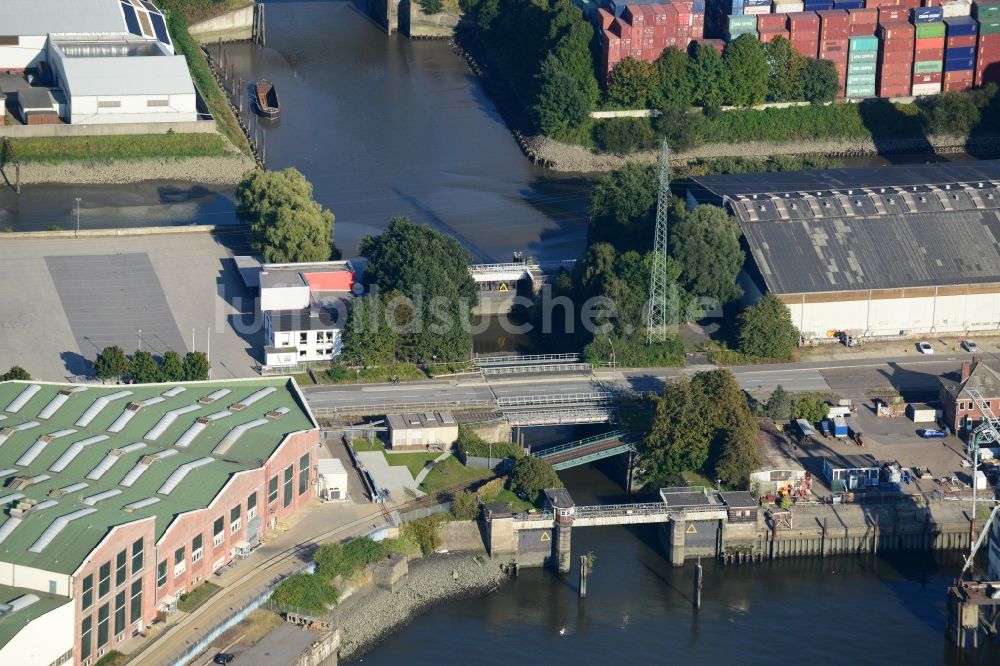 Luftbild Hamburg - Grevenhof-Schleusenbrücke in Hamburg-Mitte / Steinwerder