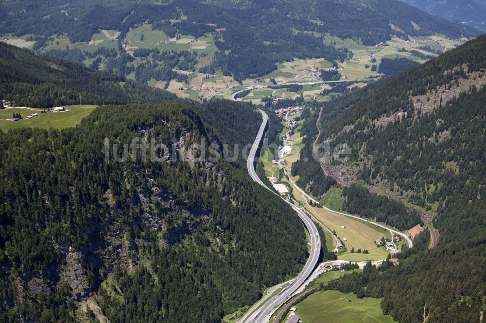 Gries am Brenner von oben - Gries am Brenner im Bundesland Tirol in Österreich