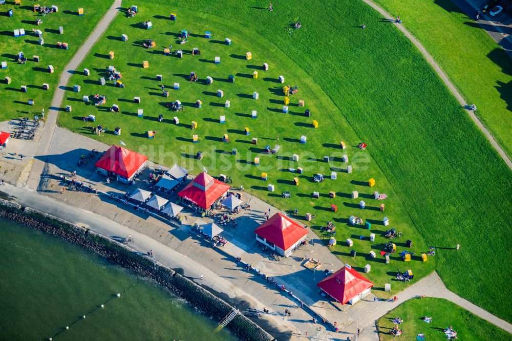 Luftaufnahme Cuxhaven - Grimmershörnbucht mit Deichanlage und Strankörben in Cuxhaven-Döse im Bundesland Niedersachsen