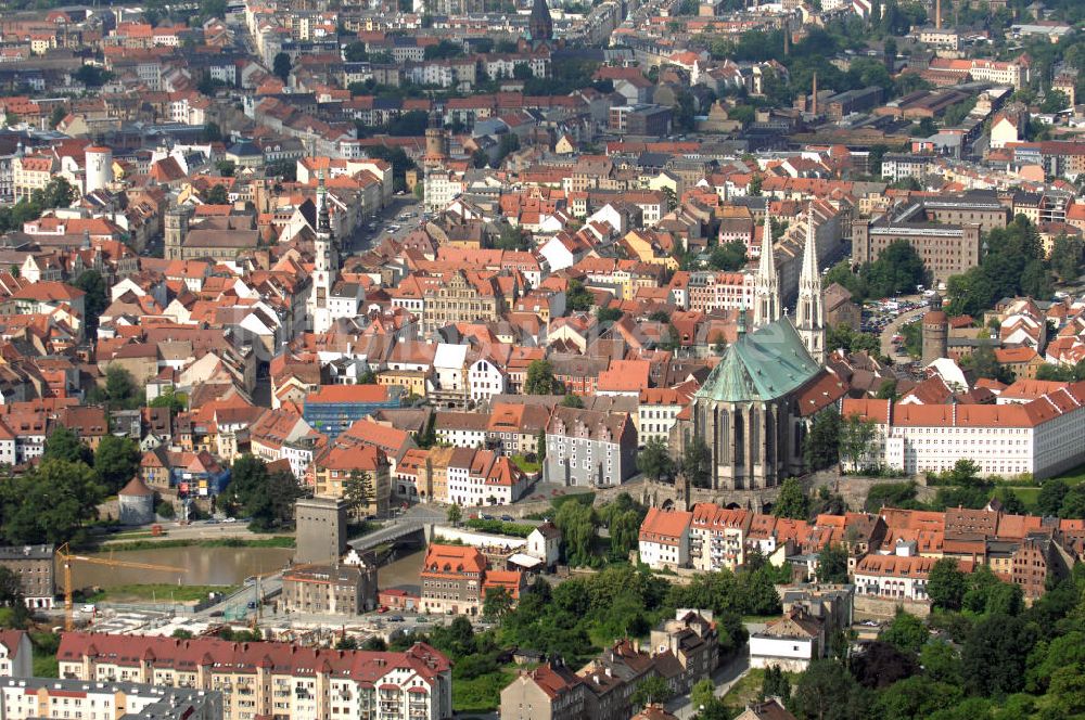 Luftbild Görlitz - Görlitzer Altstadtzentrum mit dem Wahrzeichzeichen von Görlitz, der spätgotischen Pfarrkirche St. Peter und Paul