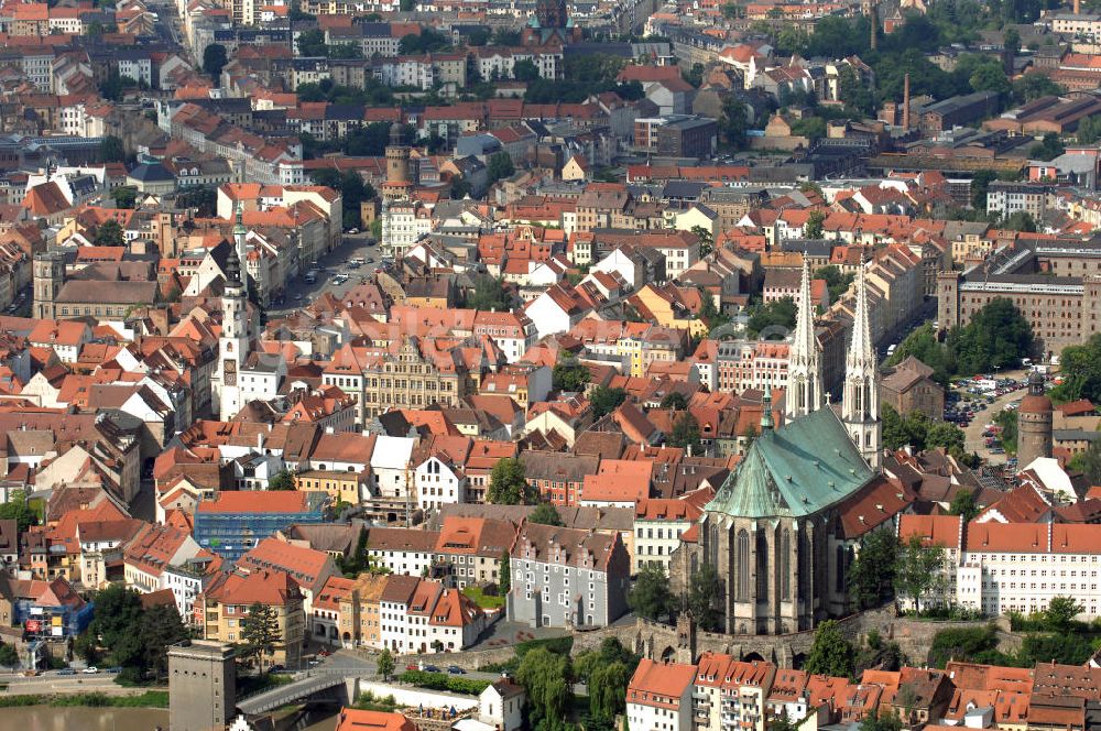 Luftaufnahme Görlitz - Görlitzer Altstadtzentrum mit dem Wahrzeichzeichen von Görlitz, der spätgotischen Pfarrkirche St. Peter und Paul