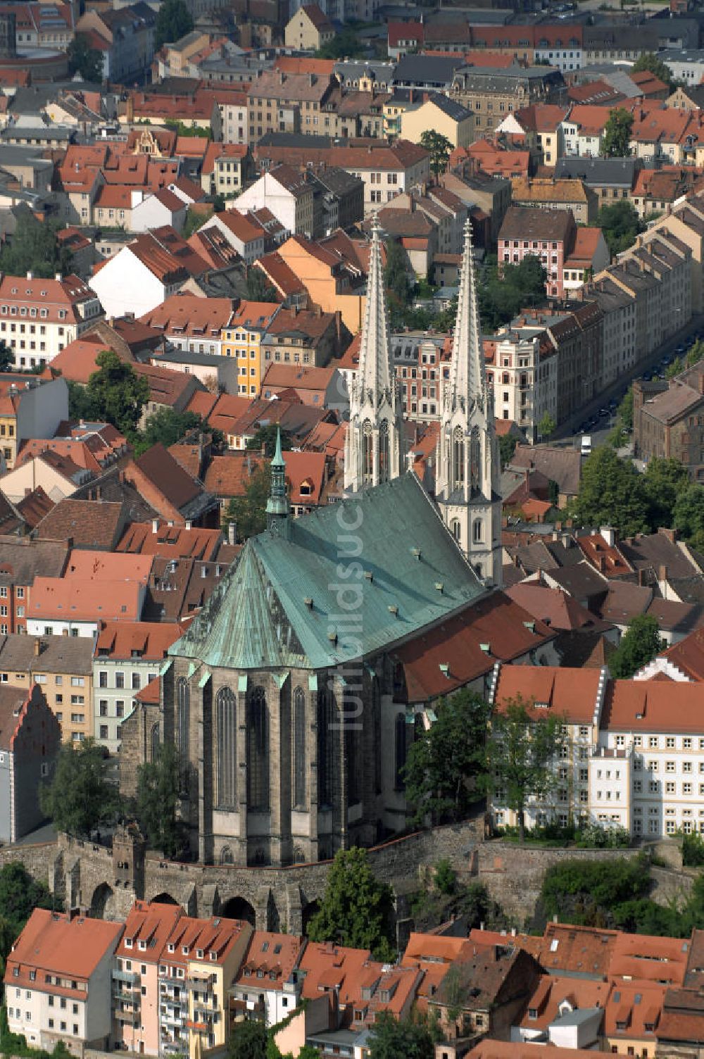 Görlitz aus der Vogelperspektive: Görlitzer Altstadtzentrum mit dem Wahrzeichzeichen von Görlitz, der spätgotischen Pfarrkirche St. Peter und Paul