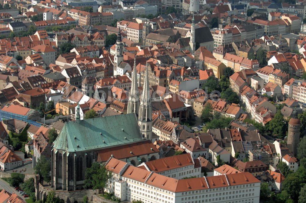 Görlitz aus der Vogelperspektive: Görlitzer Altstadtzentrum mit dem Wahrzeichzeichen von Görlitz, der spätgotischen Pfarrkirche St. Peter und Paul