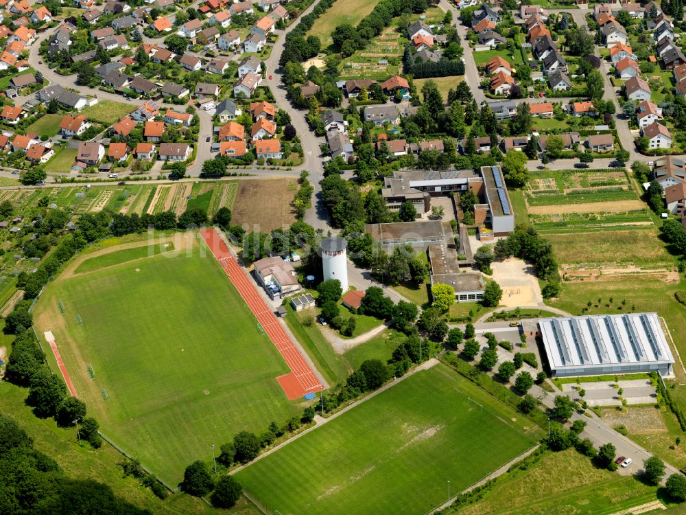 Luftaufnahme Kusterdingen - Grün- farbiger Tennisplatz- Sportanlage in Kusterdingen im Bundesland Baden-Württemberg, Deutschland