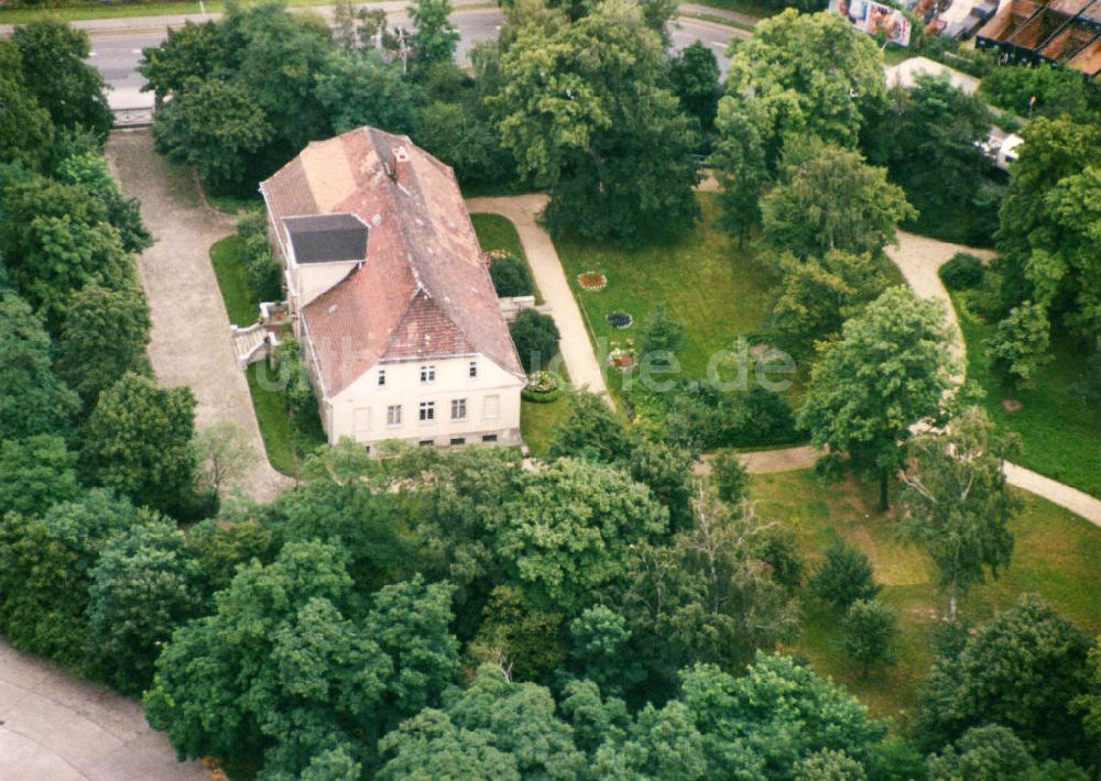 Luftbild Berlin- Mahlsdorf - Gründerzeitmuseum im Gutshaus Mahlsdorf