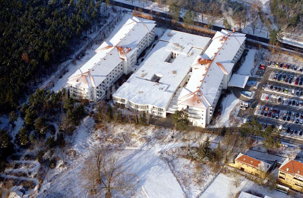 Luftaufnahme Grünheide / Brandenburg - Grünheide / Brandenburg MEDIAN-Rehaklinik am Werlsee in Grünheide 08.01.2003 Foto: Grahn