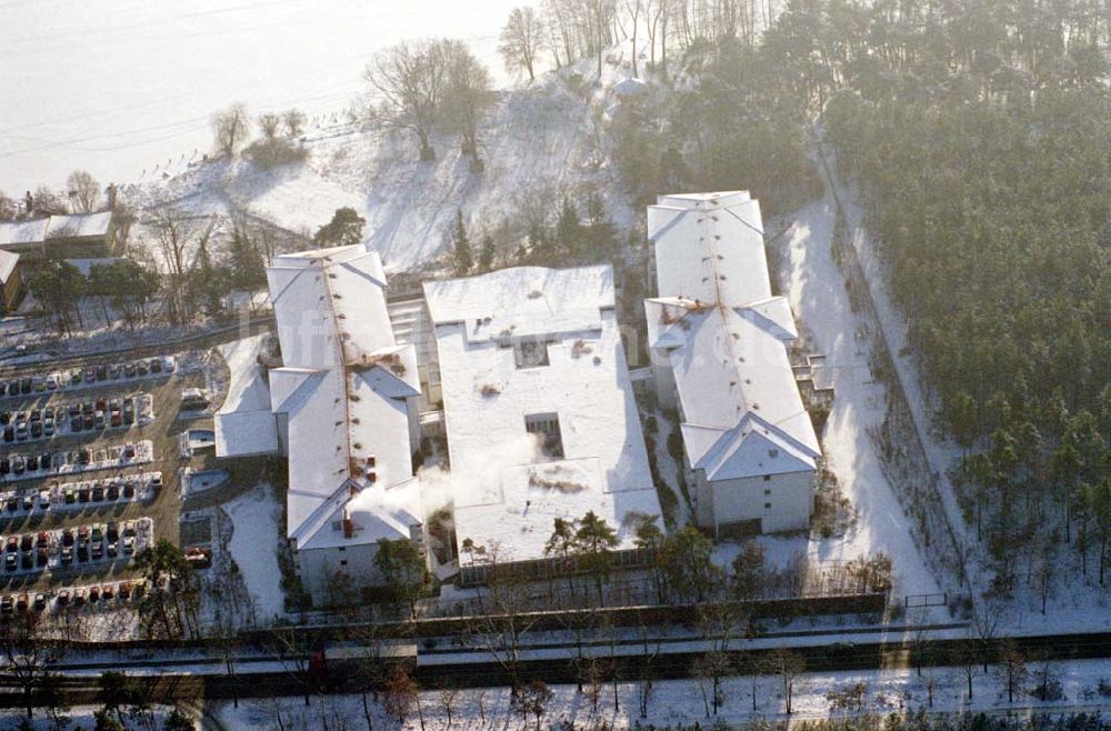 Grünheide / Brandenburg aus der Vogelperspektive: Grünheide / Brandenburg MEDIAN-Rehaklinik am Werlsee in Grünheide 08.01.2003 Foto: Grahn