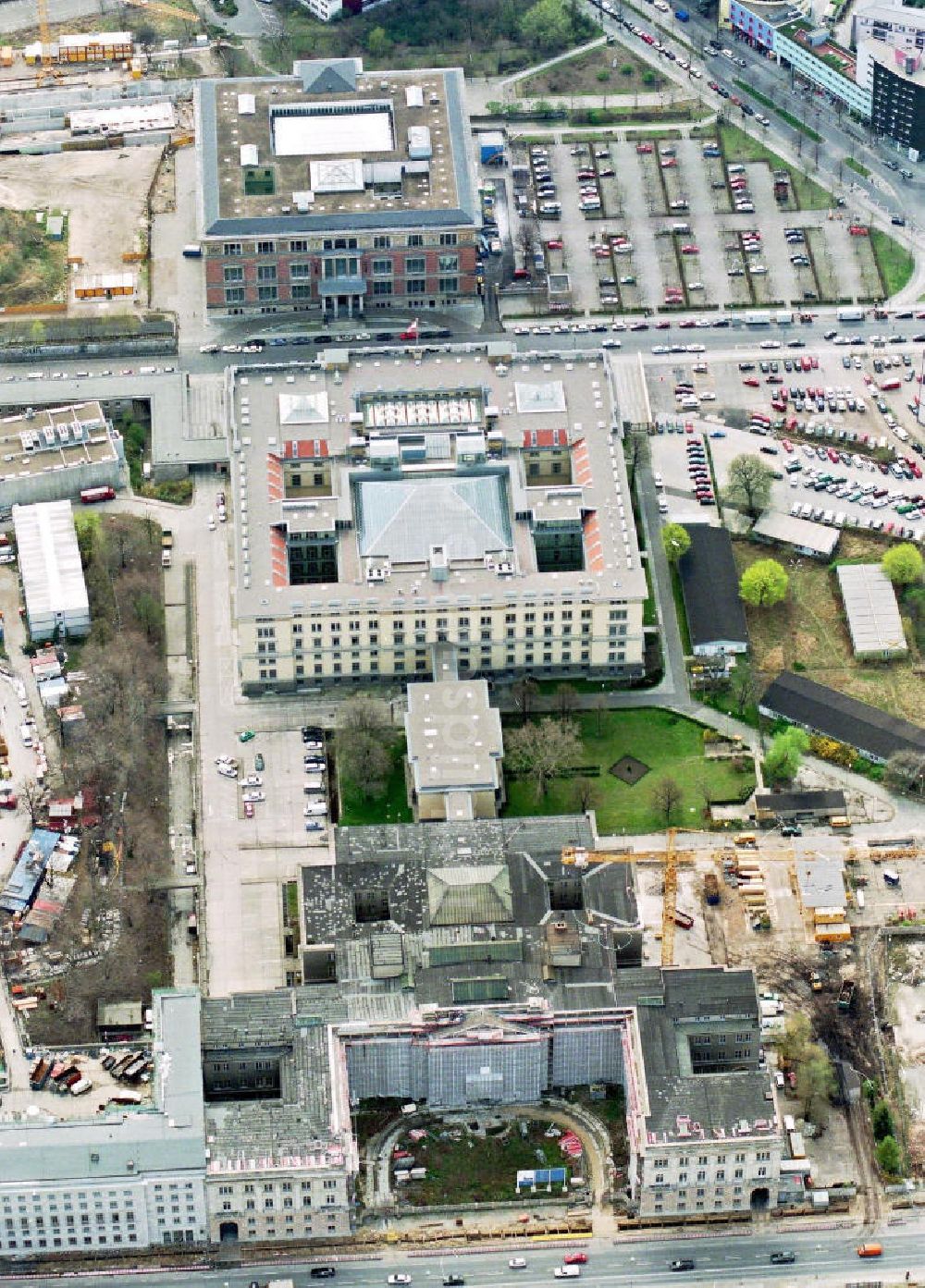 Berlin - Mitte von oben - Grophiusbau mit Preußischem Landtag