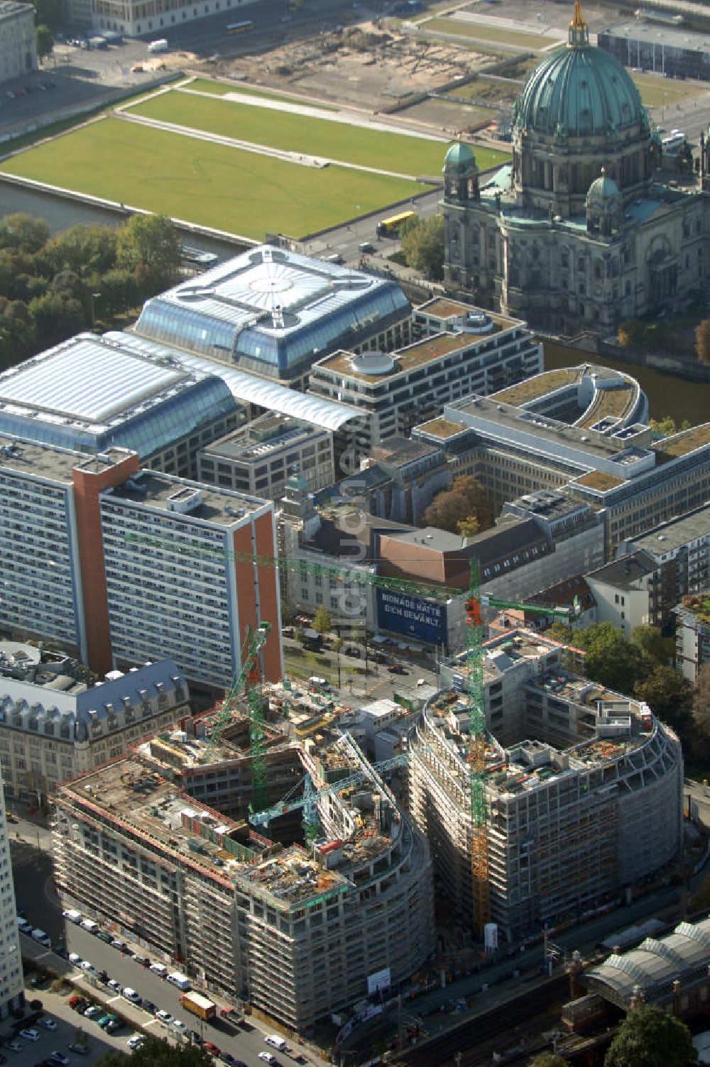 Berlin von oben - Groß-Baustelle Hackesches Quartier in Berlin