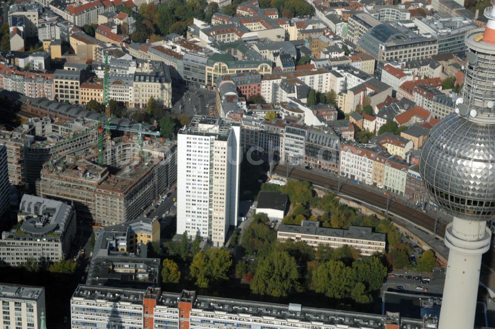 Berlin von oben - Groß-Baustelle Hackesches Quartier in Berlin