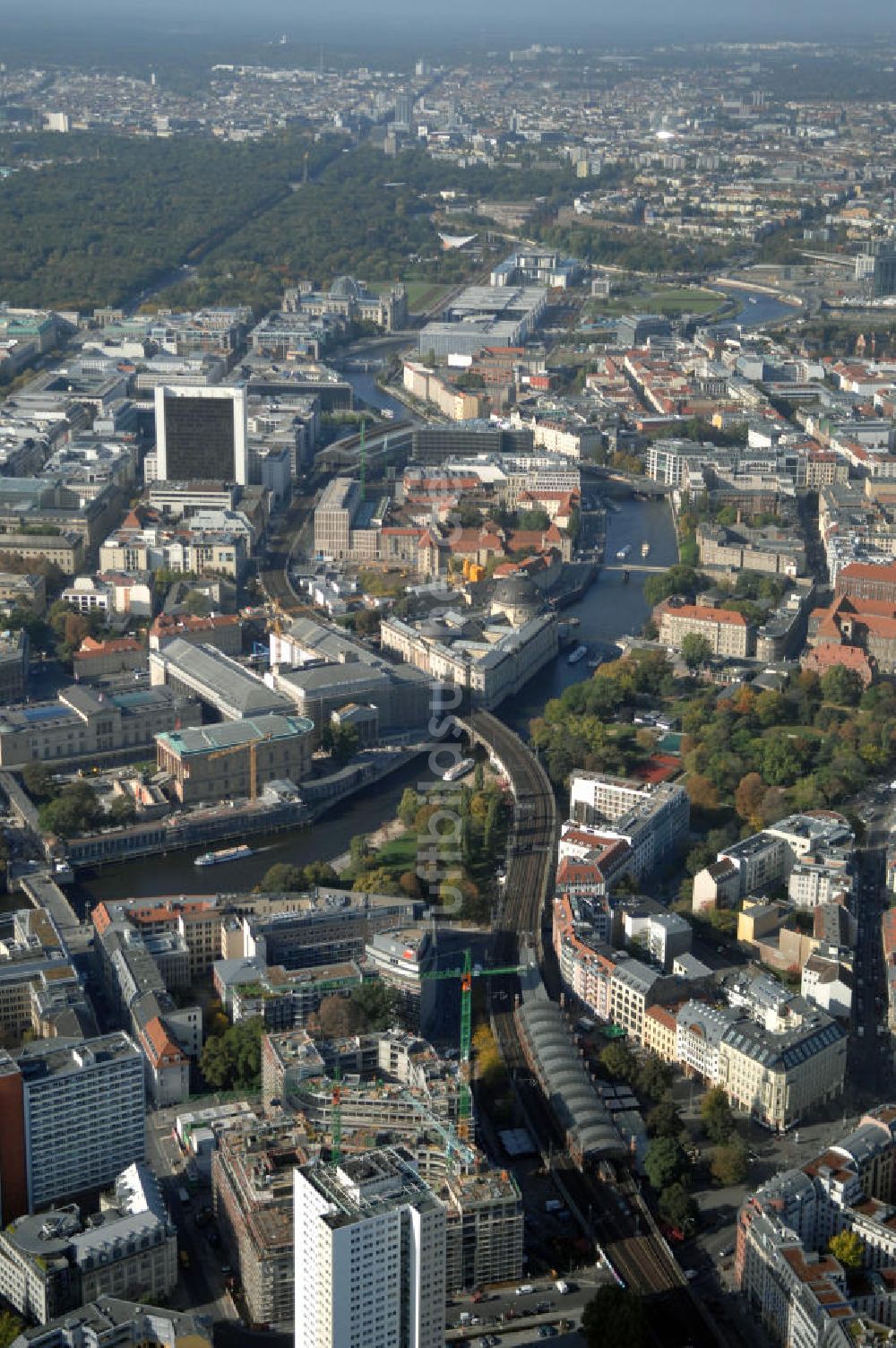 Berlin aus der Vogelperspektive: Groß-Baustelle Hackesches Quartier in Berlin