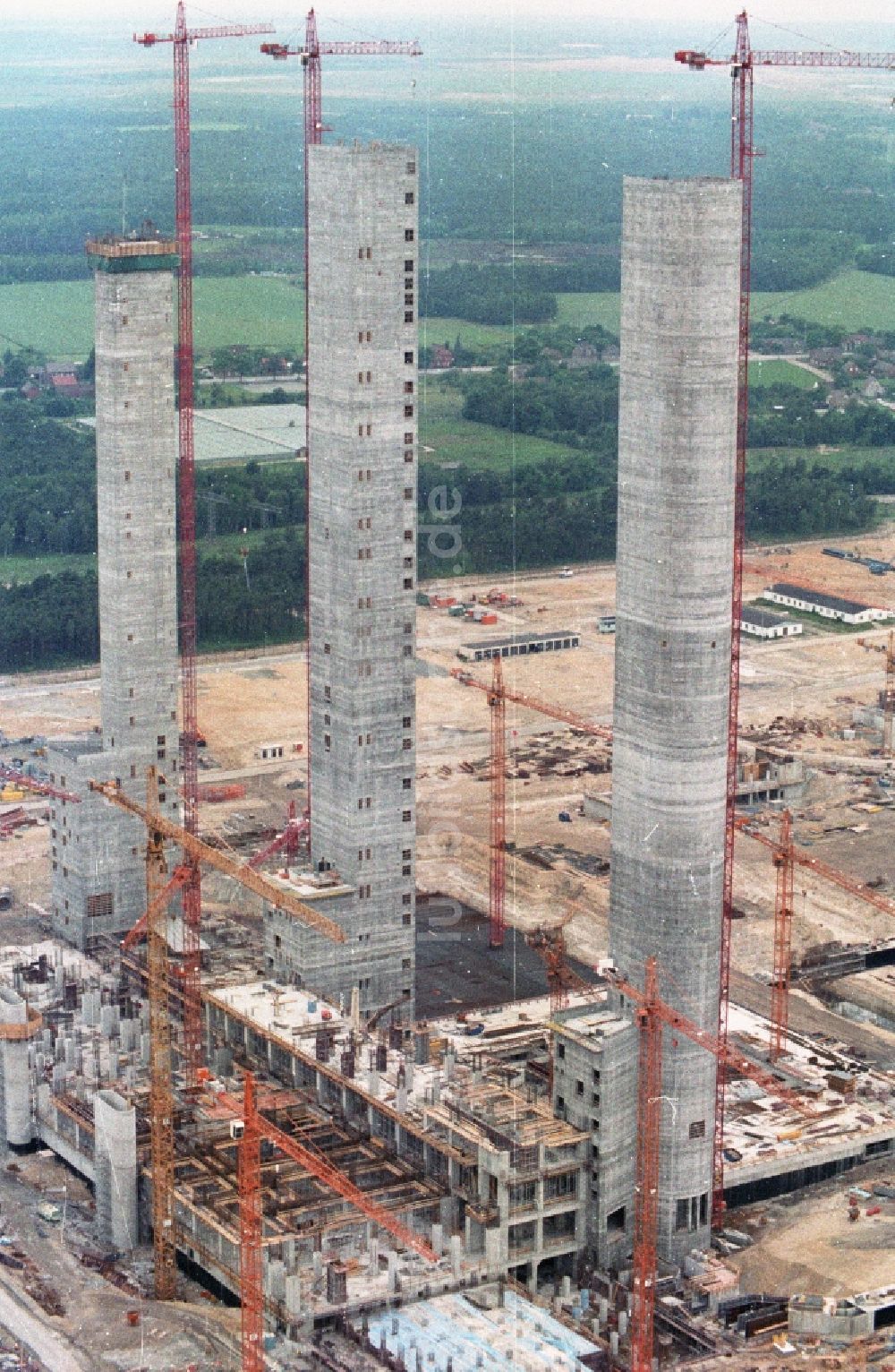 Luftbild Spremberg OT Schwarze Pumpe - Groß- Baustelle zum Neubau des Braunkohle- Kraftwerkes Schwarze Pumpe auf dem Abriß- Gelände alter DDR- Kraftwerke in Schwarze Pumpe , einem Ortsteil von Spremberg im Bundesland Brandenburg