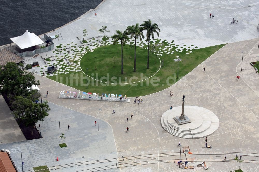 Rio de Janeiro aus der Vogelperspektive: Groß- Buchstaben- Schriftzug #cidadeolimpica auf dem Gelände des Olympiapark vor den Sommerspielen der Spiele der XXXI. Olympiade in Rio de Janeiro in Rio de Janeiro, Brasilien