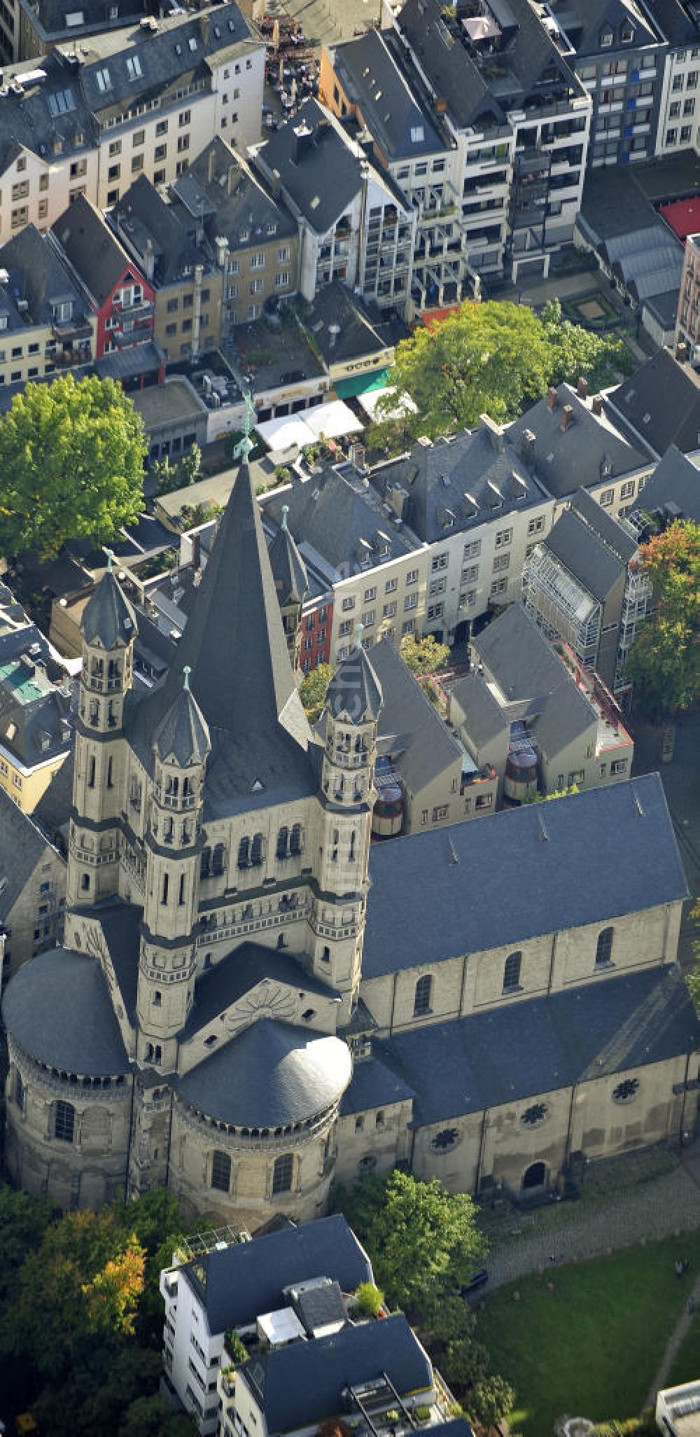 Luftaufnahme Köln - Groß St. Martin- Kirche in Köln, Nordrhein-Westfalen