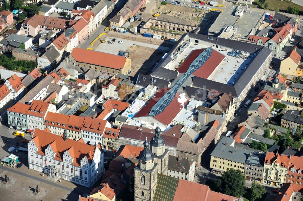 Wittenberg aus der Vogelperspektive: Großbaustelle Einkaufszentrums Arsenal in der Innensatdt von Wittenberg in Sachsen-Anhalt