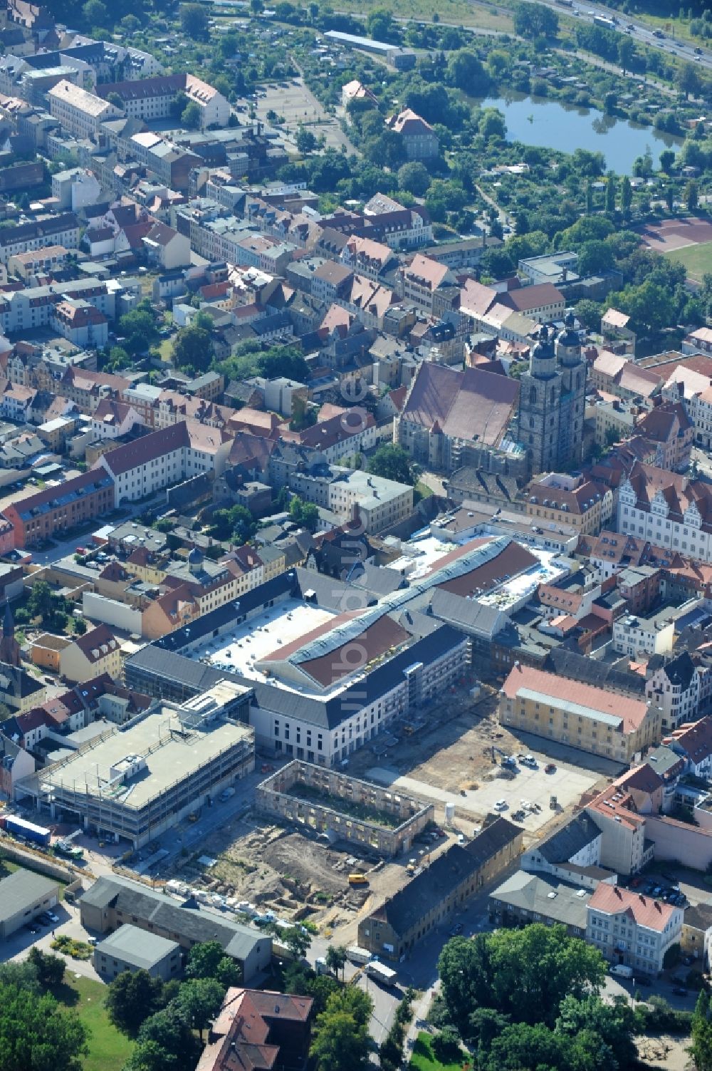 Luftaufnahme Wittenberg - Großbaustelle Einkaufszentrums Arsenal in der Innensatdt von Wittenberg in Sachsen-Anhalt