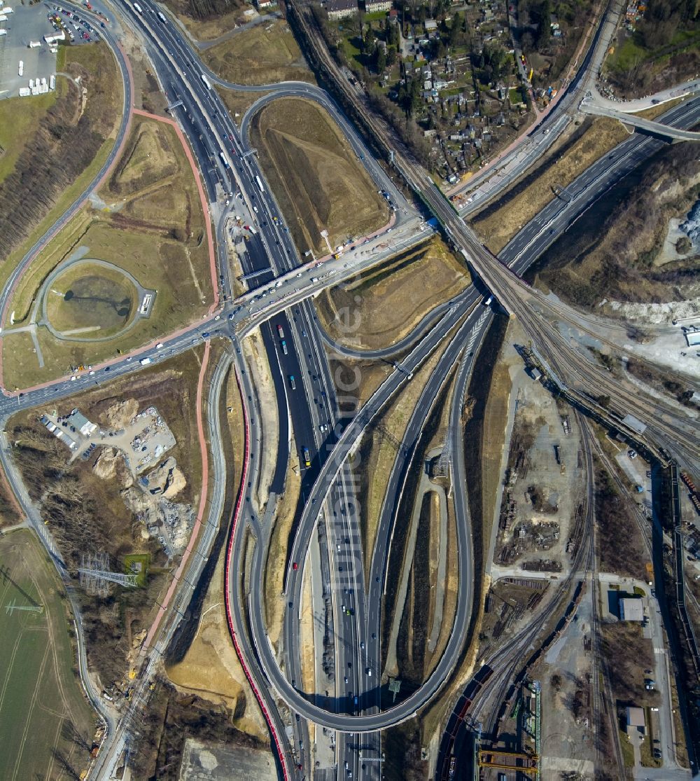 Luftaufnahme Bochum - Großbaustelle zum Umbau der Bundes- Autobahn BAB A40 auch als Ruhrschnellweg bekannt, im Kreuzungsbereich zur Bundesstraße B1 und Donezk-Ring in Bochum im Bundesland Nordrhein-Westfalen NRW