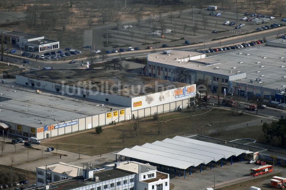 Luftbild Eisenhüttenstadt - Großbrand im Einkaufszentrum / large fire in a shopping center Eisenhüttenstadt