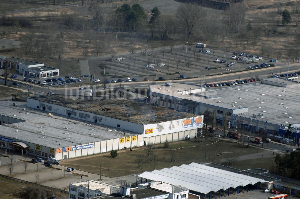 Eisenhüttenstadt von oben - Großbrand im Einkaufszentrum / large fire in a shopping center Eisenhüttenstadt