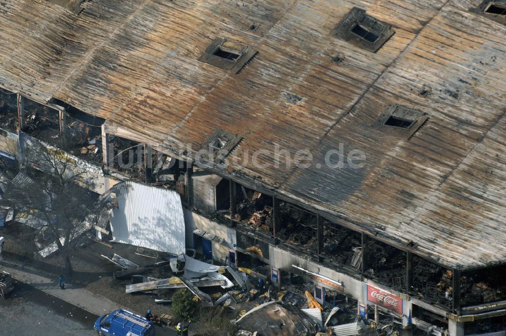 Luftaufnahme Eisenhüttenstadt - Großbrand im Einkaufszentrum / large fire in a shopping center Eisenhüttenstadt