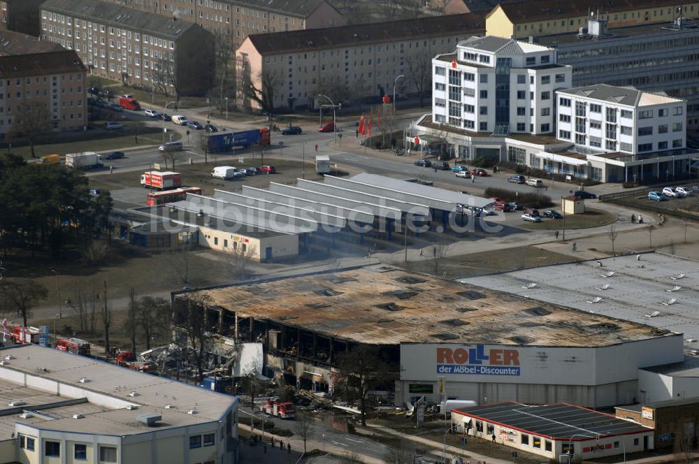 Luftbild Eisenhüttenstadt - Großbrand im Einkaufszentrum / large fire in a shopping center Eisenhüttenstadt