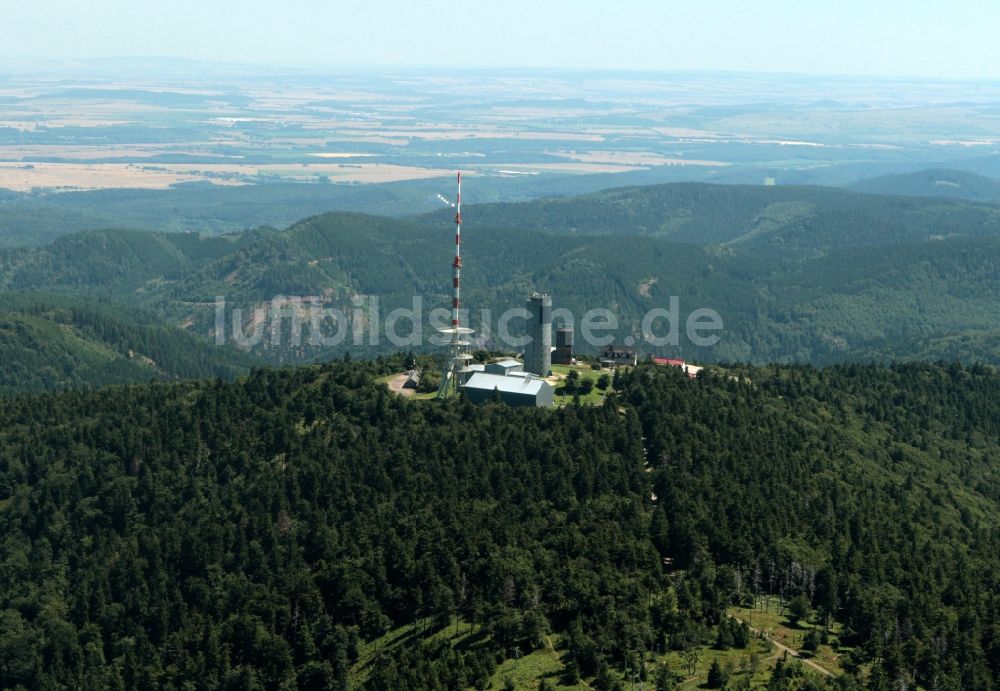 Luftaufnahme Brotterode - Großer Inselsberg mit den Sendetürmen der Deutschen Telekom AG bei Brotterode im Bundesland Thüringen