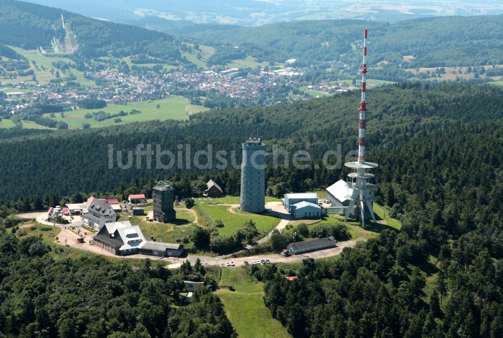 Brotterode von oben - Großer Inselsberg mit den Sendetürmen der Deutschen Telekom AG bei Brotterode im Bundesland Thüringen