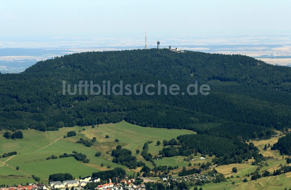 Luftaufnahme Brotterode - Großer Inselsberg mit den Sendetürmen der Deutschen Telekom AG bei Brotterode im Bundesland Thüringen