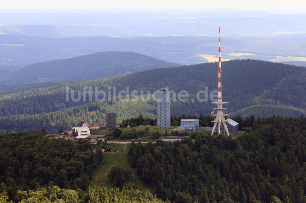 Brotterode aus der Vogelperspektive: Großer Inselsberg mit den Sendetürmen der Deutschen Telekom AG bei Brotterode im Bundesland Thüringen