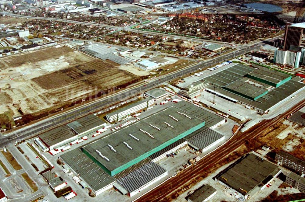 Luftaufnahme Berlin Hohenschönhausen - 26.03.1995 Großhandelshallen Landsberger Allee/Rhinstr. Berlin Hohenschönhausen