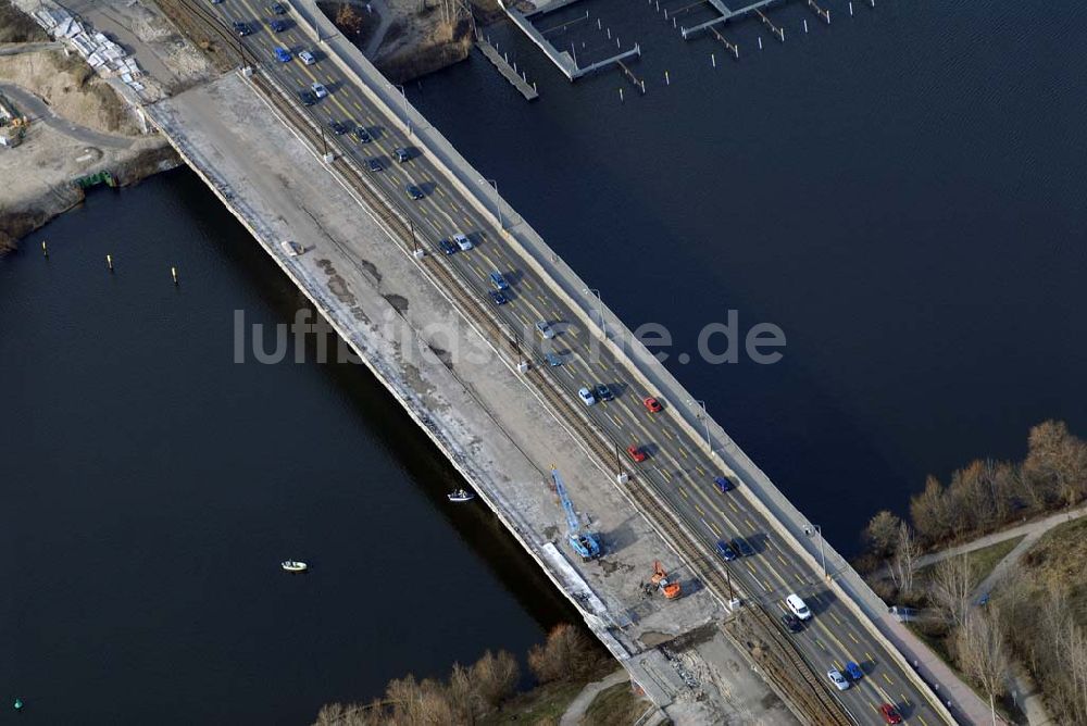 Luftbild Potsdam - Größstes Potsdamer Verkehrsprojekt, die Sanierung der Humboldtbrücke