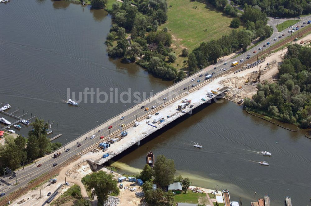 POTSDAM von oben - Größstes Potsdamer Verkehrsprojekt, die Sanierung der Humboldtbrücke