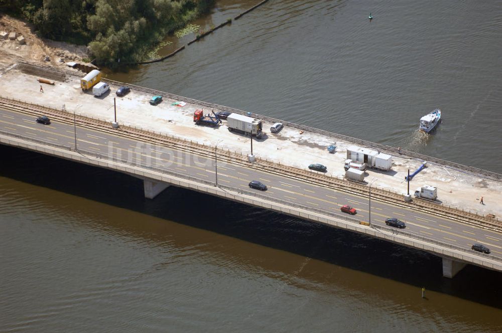 POTSDAM von oben - Größstes Potsdamer Verkehrsprojekt, die Sanierung der Humboldtbrücke