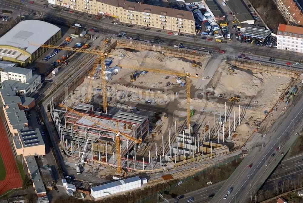 Berlin aus der Vogelperspektive: Größte aktuelle Baustellen Berlins: Baustelle des Möbelhauses Höffner am Sachsendamm