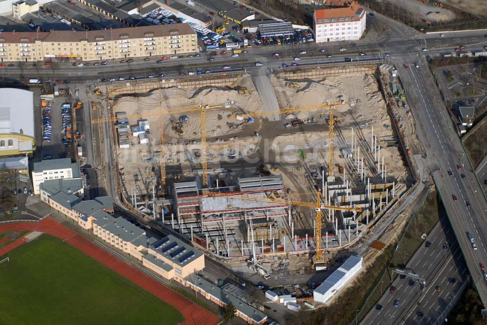 Luftbild Berlin - Größte aktuelle Baustellen Berlins: Baustelle des Möbelhauses Höffner am Sachsendamm