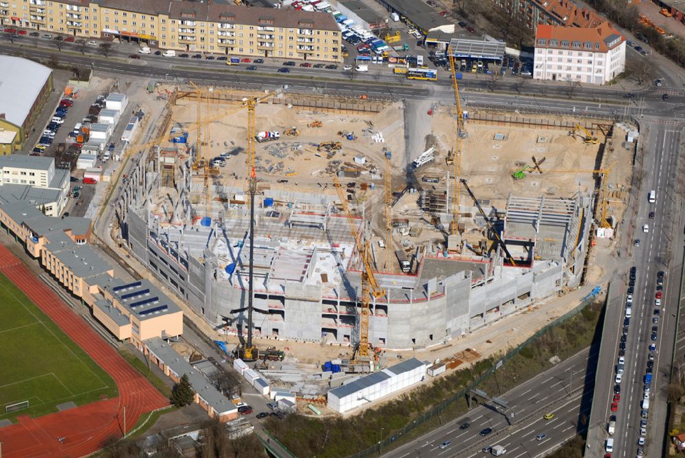 Luftbild Berlin - Größte aktuelle Baustellen Berlins: Baustelle des Möbelhauses Höffner am Sachsendamm