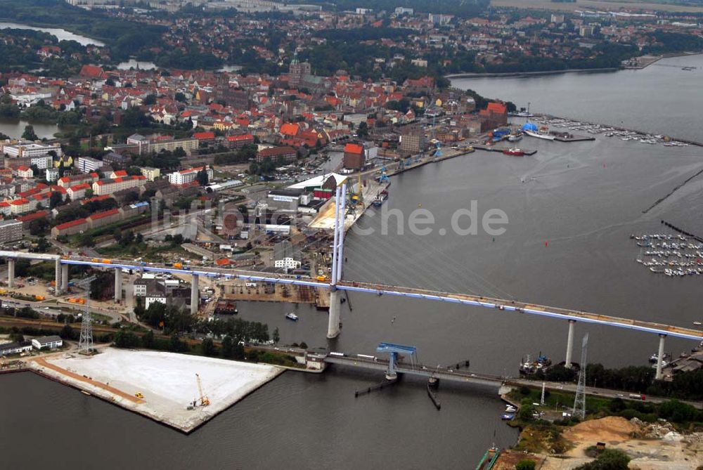 Luftbild Stralsund - Größte deutsche Hängebrücke geht der Fertigstellung entgegen